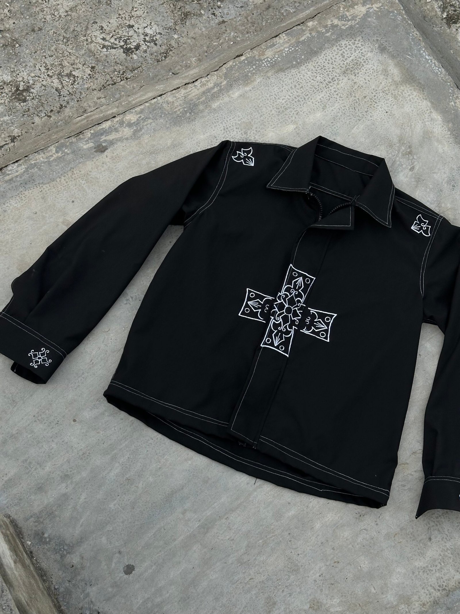 Embroidered cross / logo shacket - Image 8