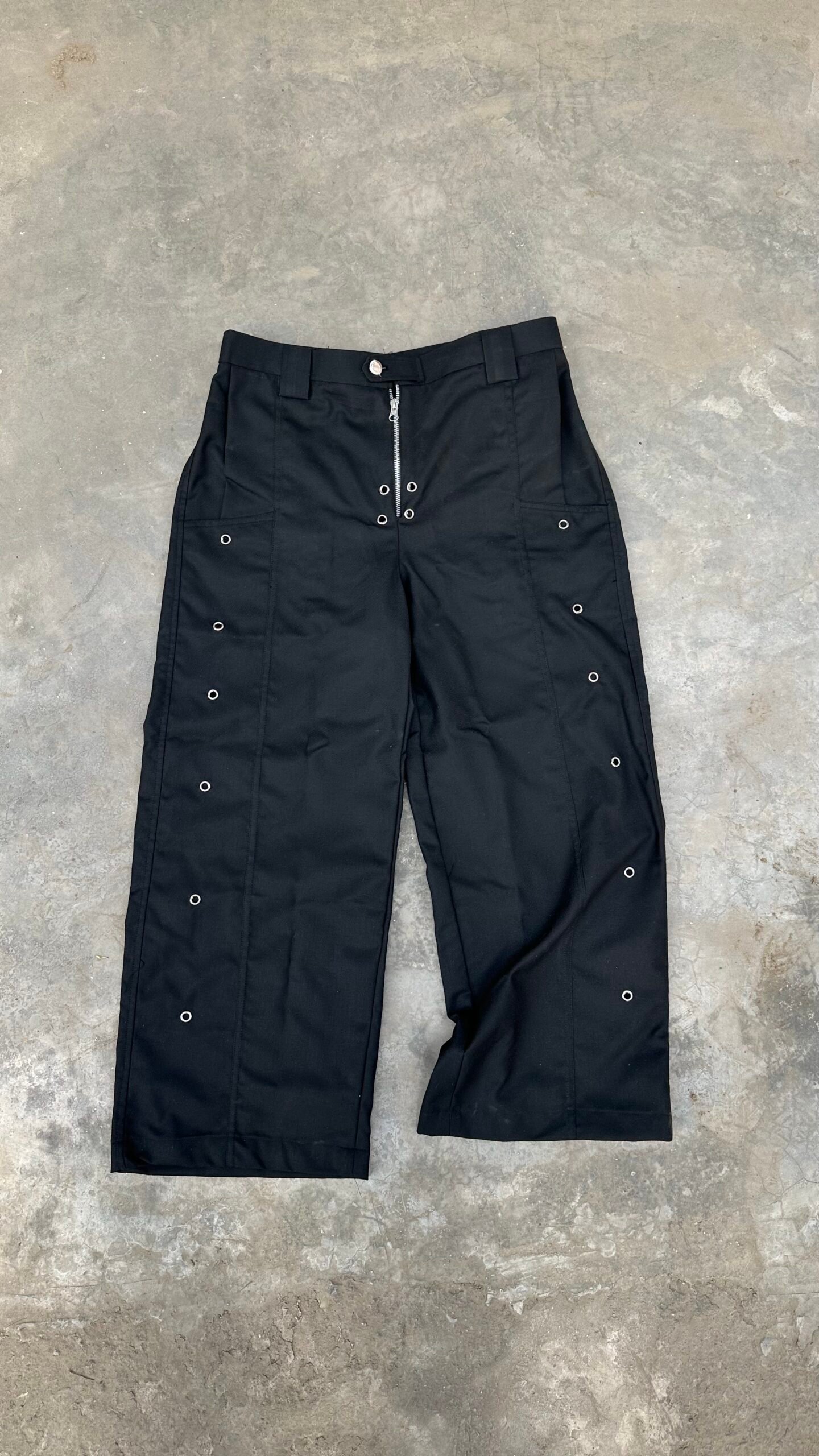 Studded matte pants * - Image 2