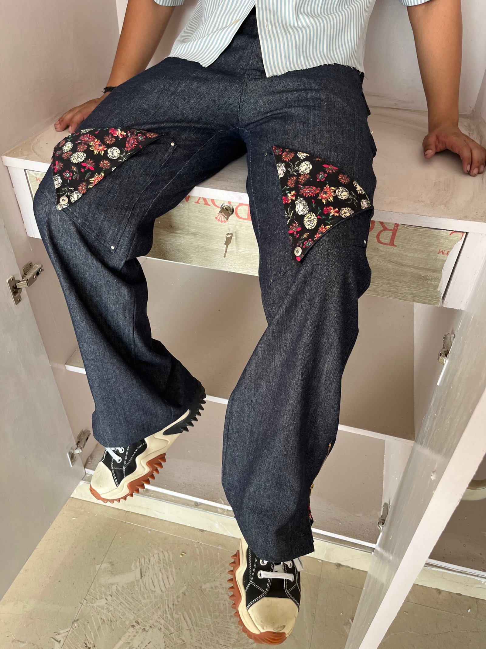 Floral patch pocket denim - Image 5